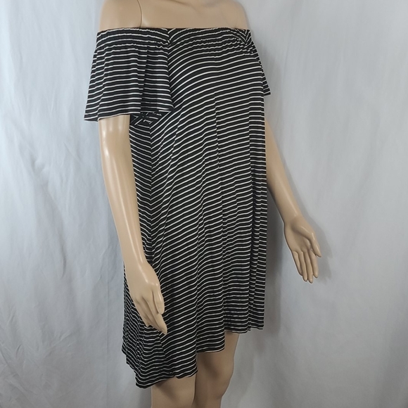 Ruffle Off Shoulder Black White Stripe Flare Dress - Picture 6 of 9